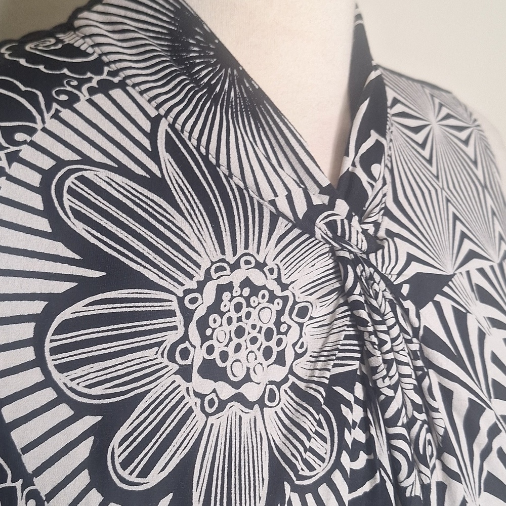Desigual Sleeveless Geometric Floral Top Size M - Picture 3 of 8
